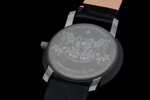 watch with full lid - engraving