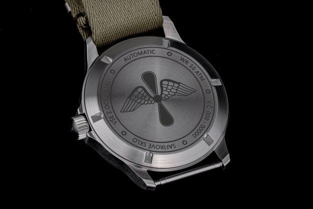 watch with full laser lid